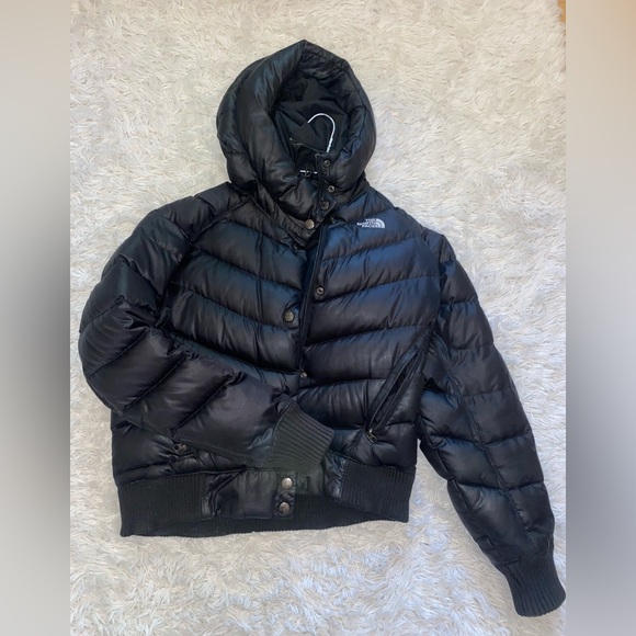 North Face Women’s 550 Jacket - Picture 3 of 5